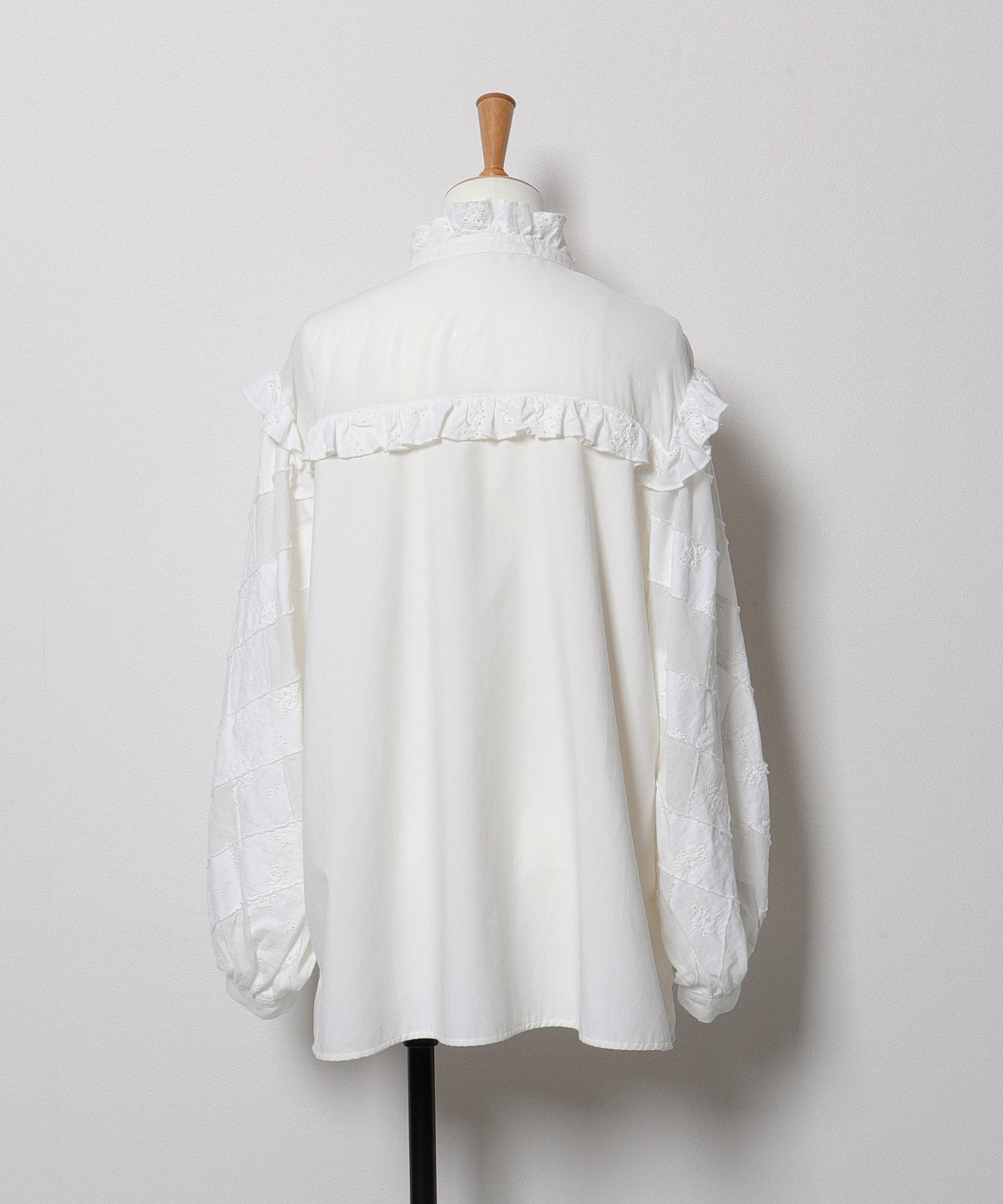 Cutwork Cloth Blouse(LADIES)
