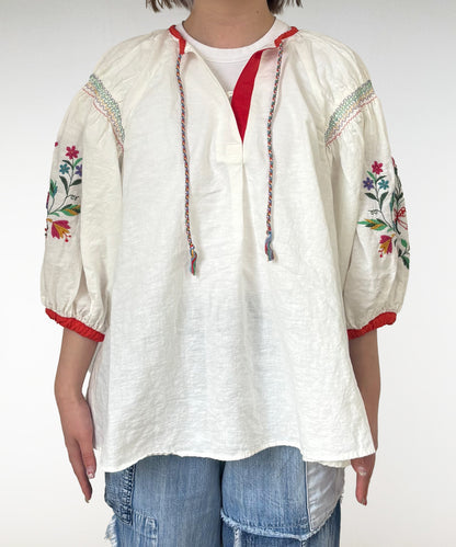 Floral Embroidery Blouse