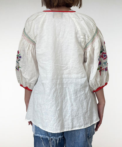 Floral Embroidery Blouse