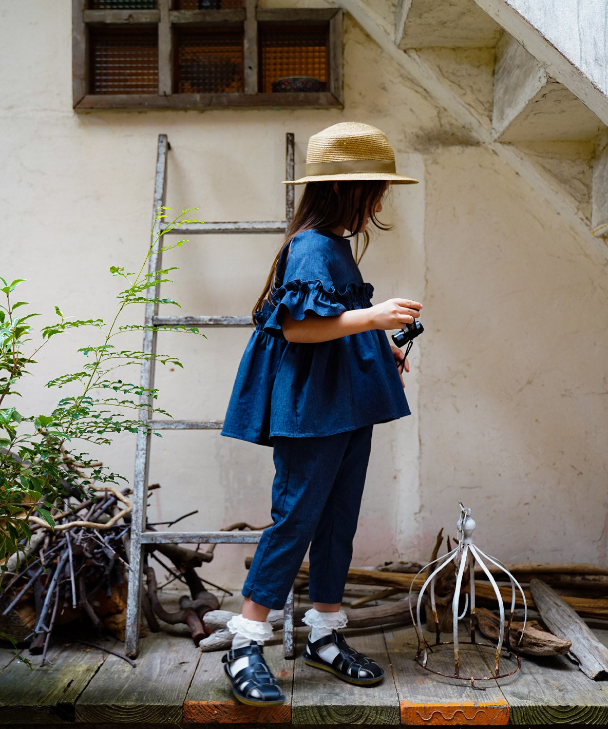 BACKLASH Linen Frill Blouse